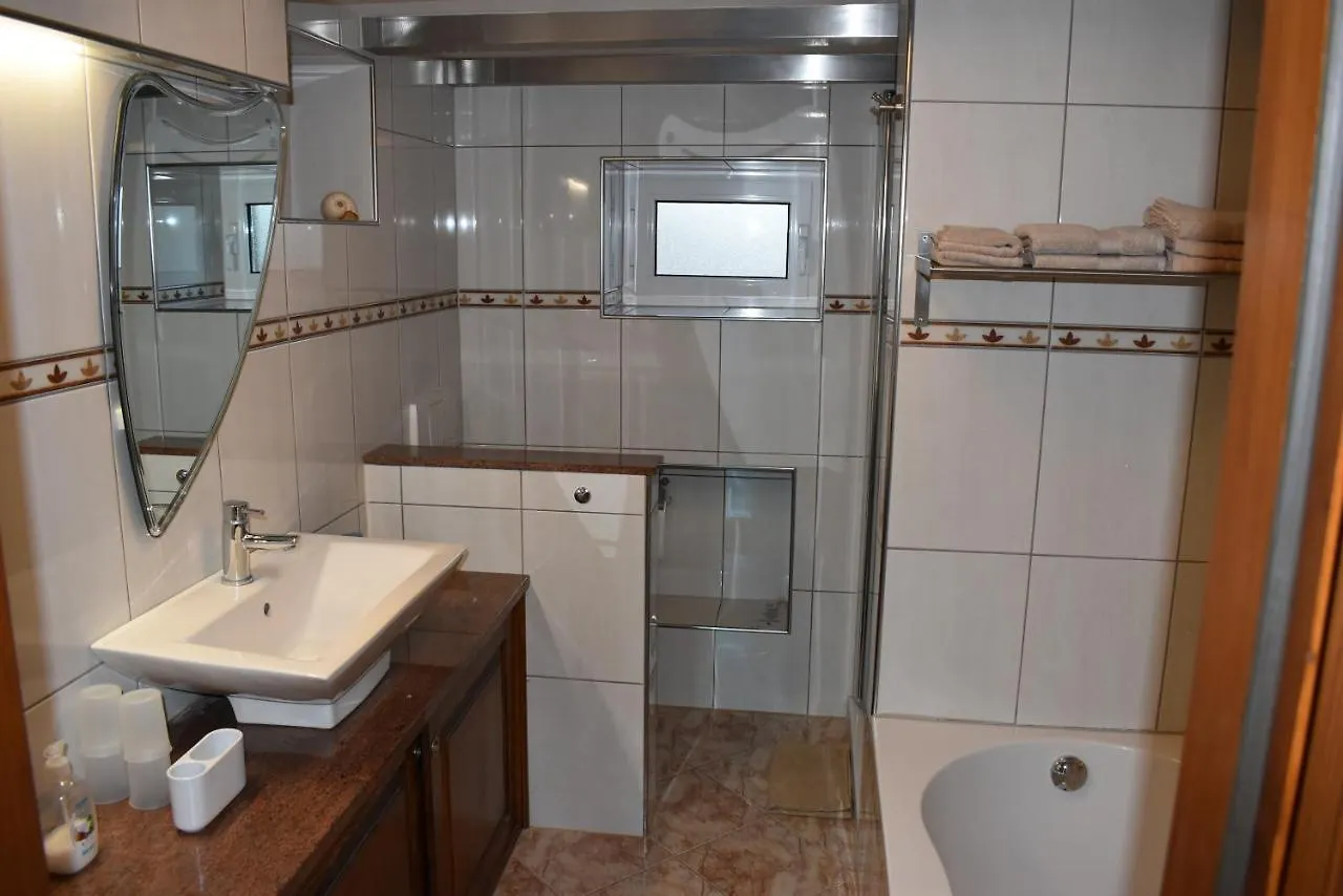 Villa Diny With Pool Pinezići 0*,