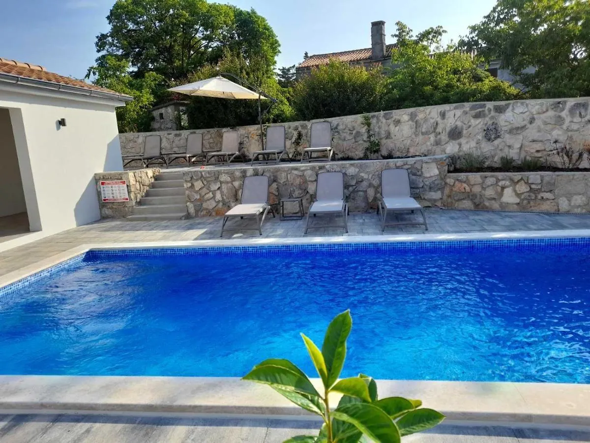 Сasa de vacaciones Villa Diny With Pool Pinezići Croacia